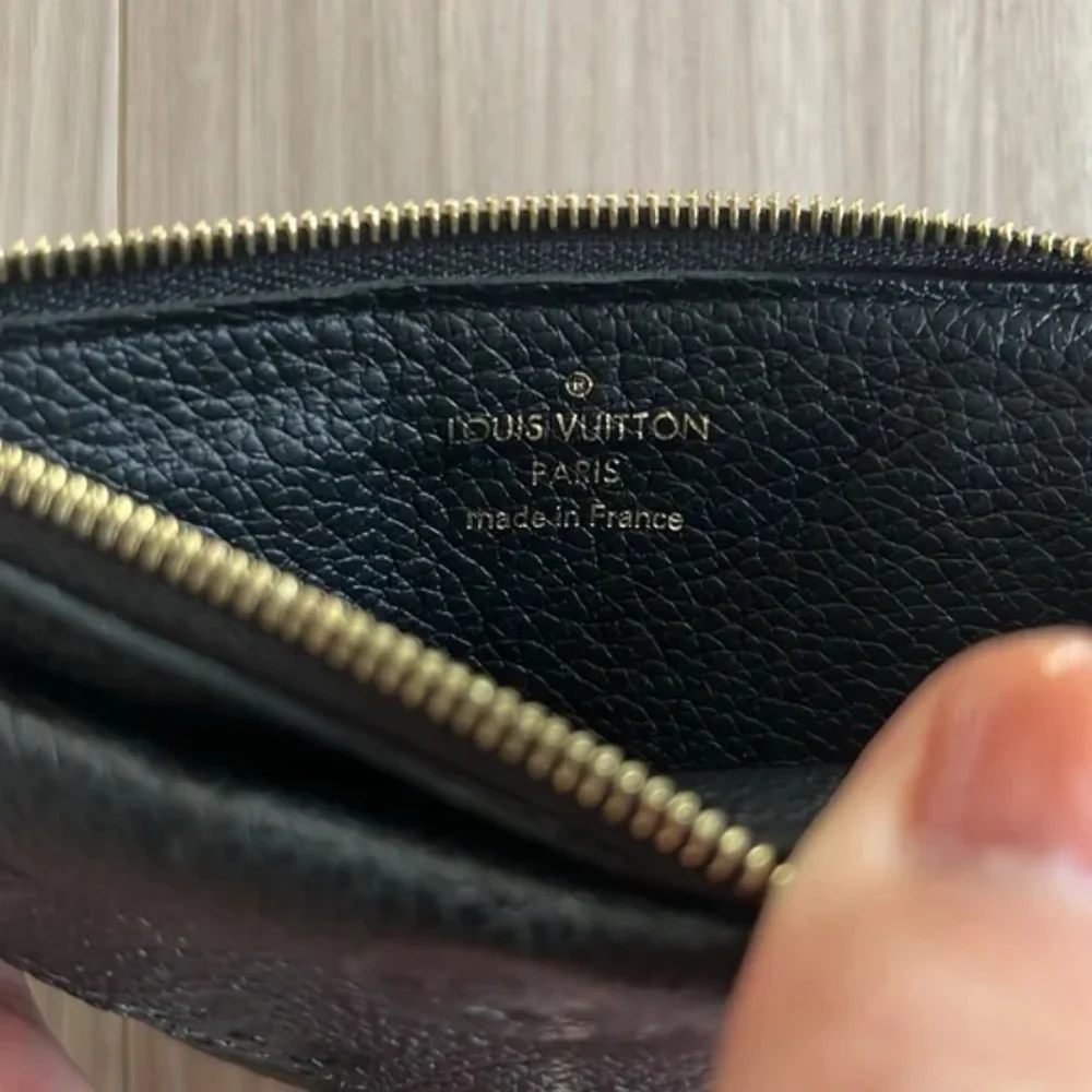 Black Louis Vuitton Women's Wallet - Picture 7 of 8